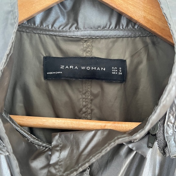 Metallic army green utility-style raincoat - Picture 2 of 13